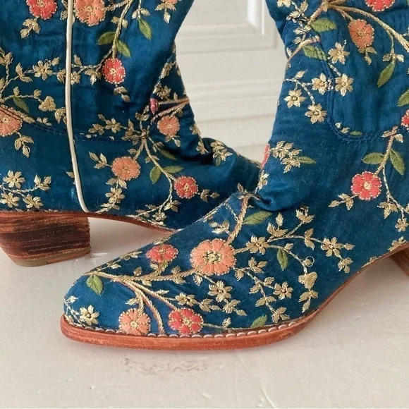NWOT Momo Free People Eloise Embroidered Blue Floral Ankle Boots - Picture 3 of 7